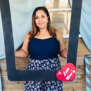 Meet your Posher, Daniela